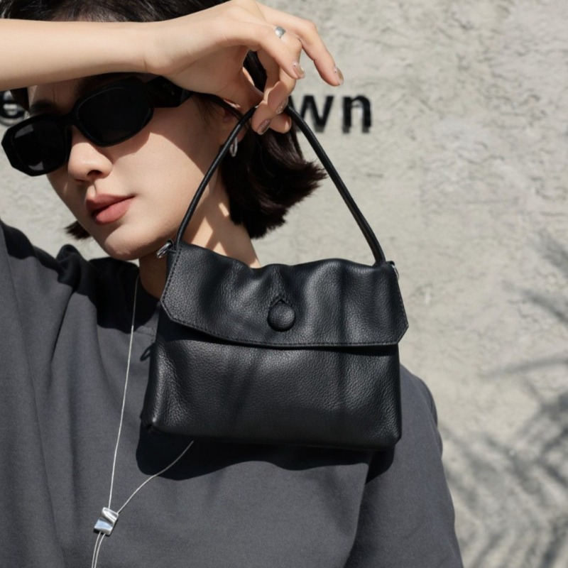 2026 New Women Button Detail H - Structured Handbag Top Handle 评论和价格